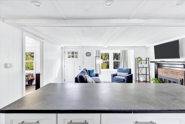 25 Raspberry Lane, Marstons Mills, MA 02648