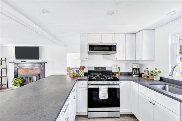 25 Raspberry Lane, Marstons Mills, MA 02648