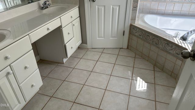 8 Arrowwood Court, Durham, NC 27712