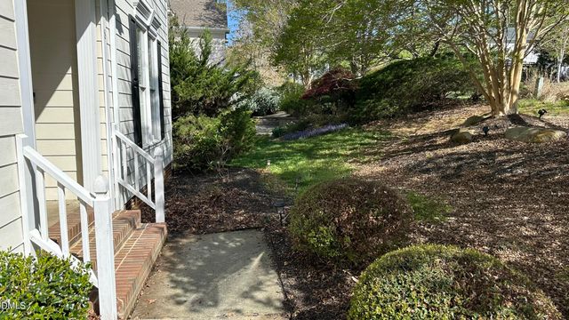 8 Arrowwood Court, Durham, NC 27712