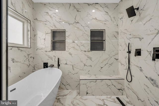 8709 YORKSHIRE LN, Manassas, VA 20111