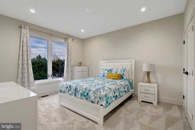 8709 YORKSHIRE LN, Manassas, VA 20111