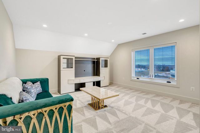 8709 YORKSHIRE LN, Manassas, VA 20111