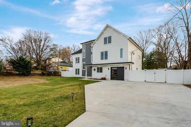 8709 YORKSHIRE LN, Manassas, VA 20111