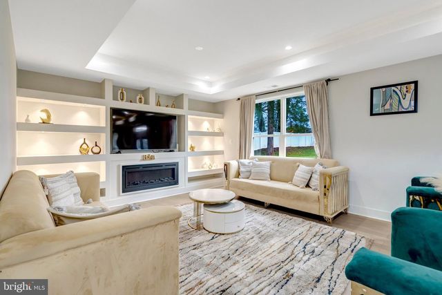 8709 YORKSHIRE LN, Manassas, VA 20111