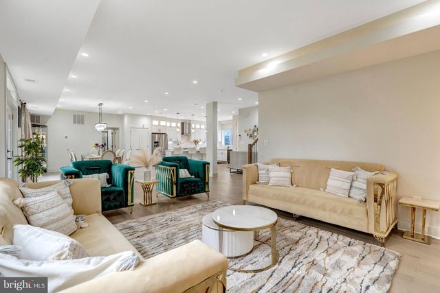 8709 YORKSHIRE LN, Manassas, VA 20111