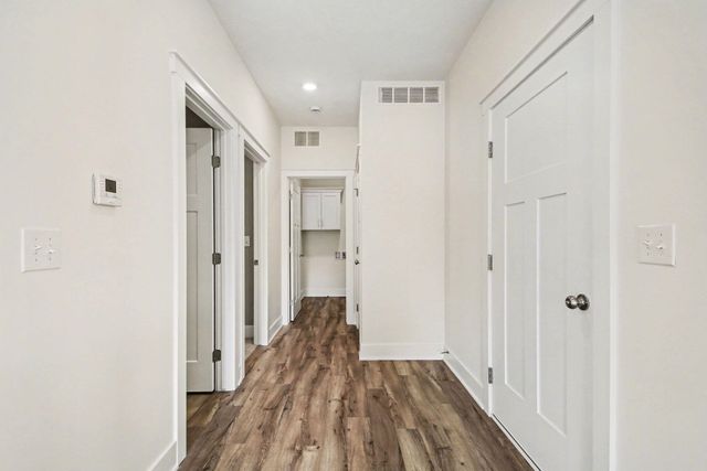 2785 W Cobblestone Court Se, City Of Kentwood, MI 49512