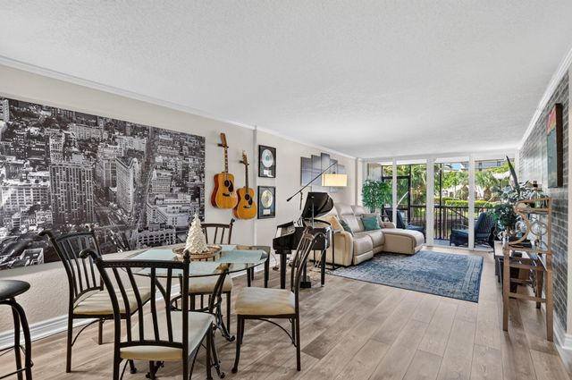 3 Royal Palm Way 102, Boca Raton, FL 33432