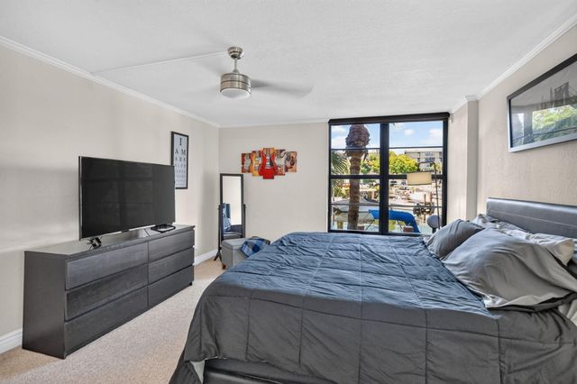 3 Royal Palm Way 102, Boca Raton, FL 33432