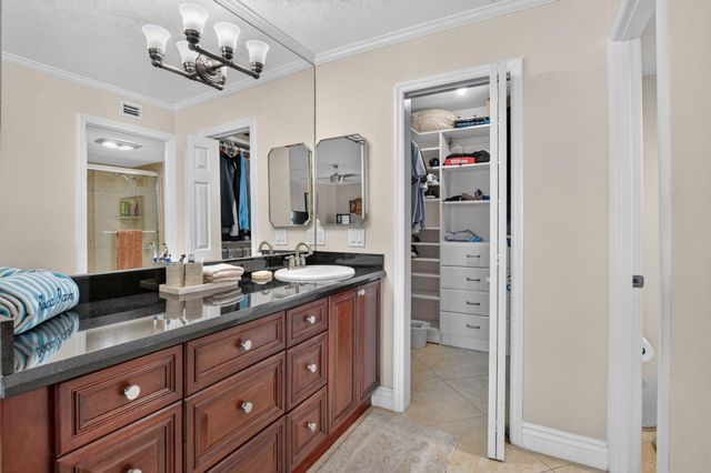 3 Royal Palm Way 102, Boca Raton, FL 33432