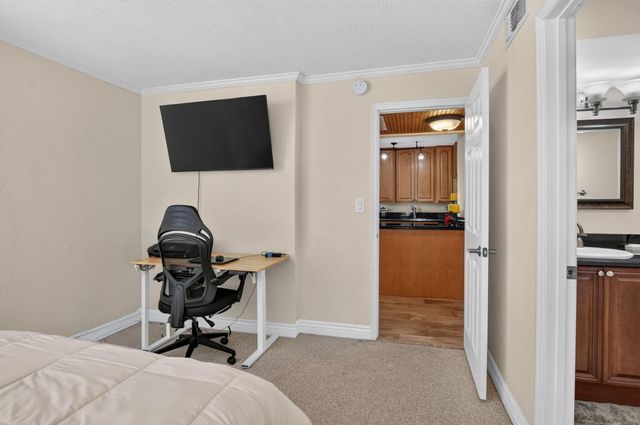 3 Royal Palm Way 102, Boca Raton, FL 33432