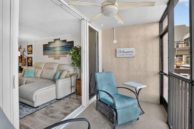 3 Royal Palm Way 102, Boca Raton, FL 33432