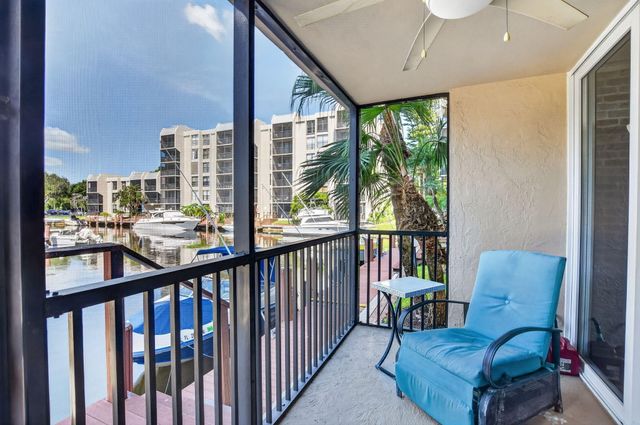 3 Royal Palm Way 102, Boca Raton, FL 33432