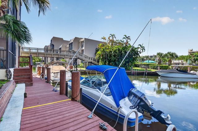 3 Royal Palm Way 102, Boca Raton, FL 33432
