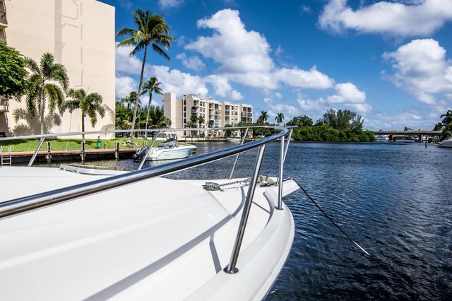 3 Royal Palm Way 102, Boca Raton, FL 33432