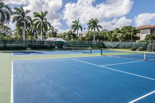 3 Royal Palm Way 102, Boca Raton, FL 33432