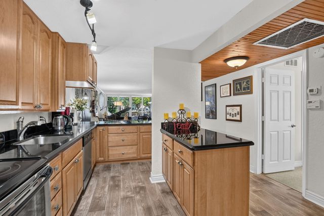 3 Royal Palm Way 102, Boca Raton, FL 33432
