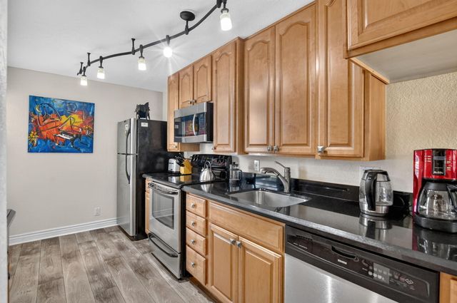 3 Royal Palm Way 102, Boca Raton, FL 33432