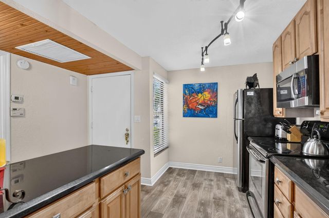 3 Royal Palm Way 102, Boca Raton, FL 33432