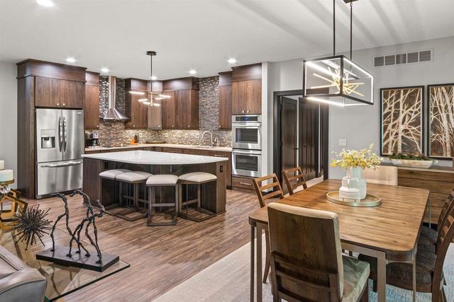 1855 WHITEWATER COVE, Plover, WI 54467