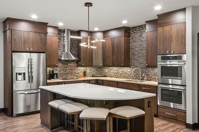 1855 WHITEWATER COVE, Plover, WI 54467