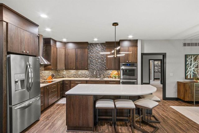 1855 WHITEWATER COVE, Plover, WI 54467