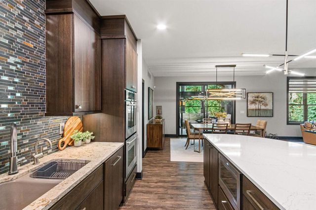 1855 WHITEWATER COVE, Plover, WI 54467