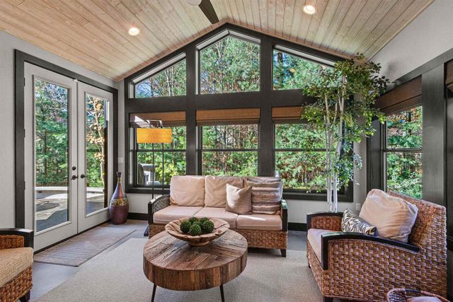 1855 WHITEWATER COVE, Plover, WI 54467