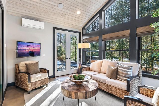 1855 WHITEWATER COVE, Plover, WI 54467