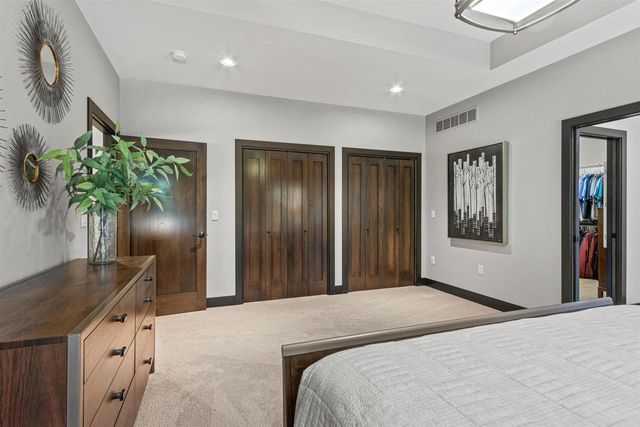 1855 WHITEWATER COVE, Plover, WI 54467