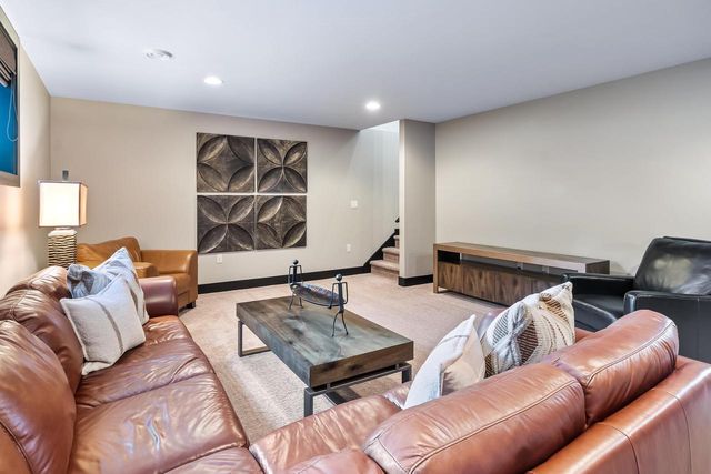 1855 WHITEWATER COVE, Plover, WI 54467