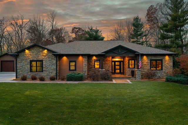 1855 WHITEWATER COVE, Plover, WI 54467