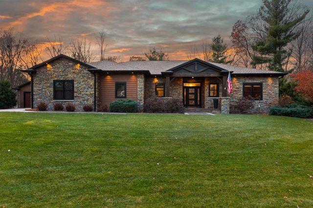 1855 WHITEWATER COVE, Plover, WI 54467