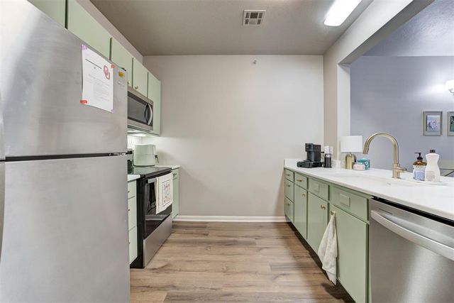 2200 Classen Boulevard 6133, Norman, OK 73071