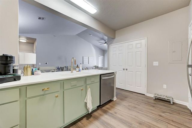 2200 Classen Boulevard 6133, Norman, OK 73071