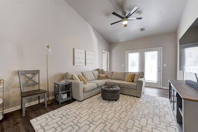 2200 Classen Boulevard 6133, Norman, OK 73071