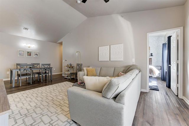 2200 Classen Boulevard 6133, Norman, OK 73071