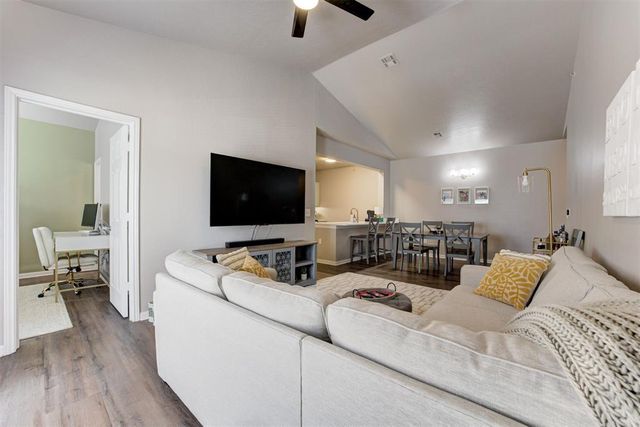 2200 Classen Boulevard 6133, Norman, OK 73071