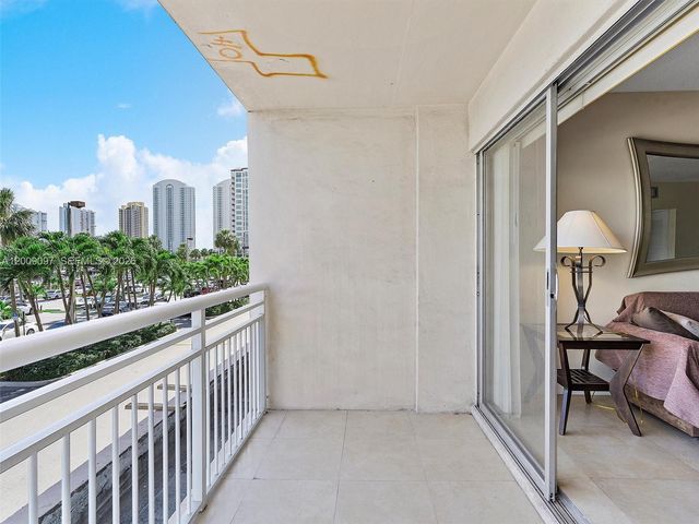 400 Kings Point Drive 229, Sunny Isles Beach, FL 33160