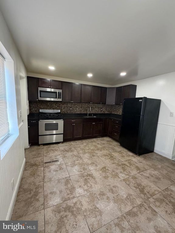 Image 11 of property listing at 1626 INVERNESS AVE, Baltimore, MD 21230