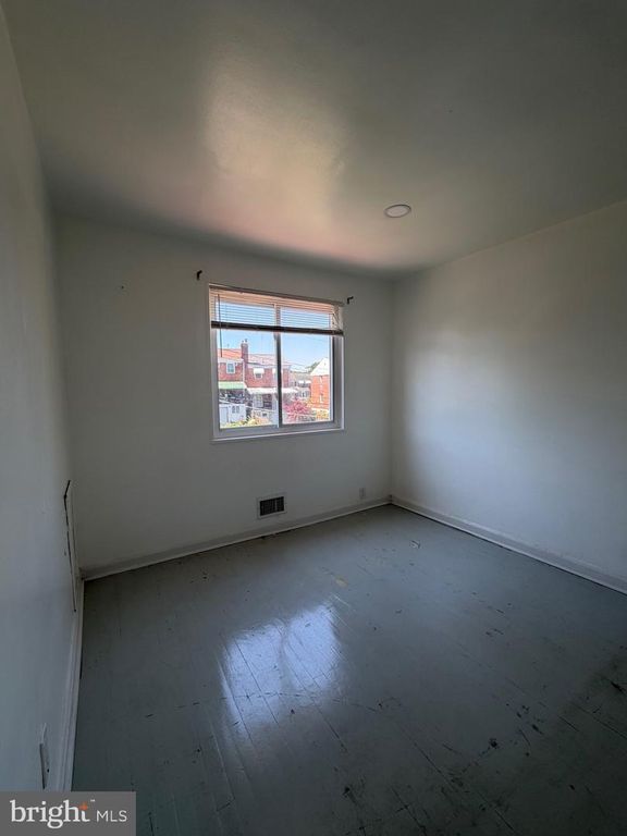 Image 13 of property listing at 1626 INVERNESS AVE, Baltimore, MD 21230