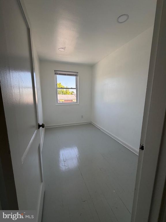 Image 15 of property listing at 1626 INVERNESS AVE, Baltimore, MD 21230