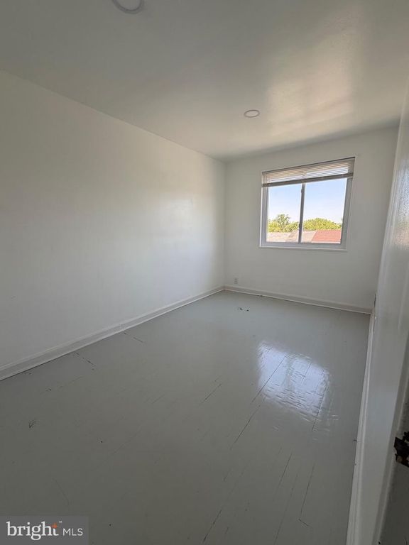 Image 17 of property listing at 1626 INVERNESS AVE, Baltimore, MD 21230