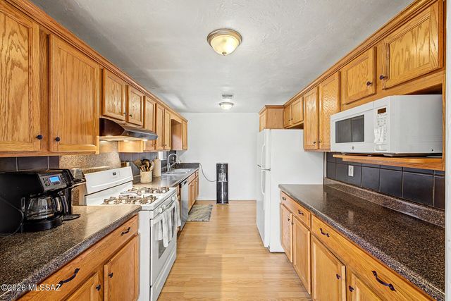 3820 S 9th Avenue, Tucson, AZ 85714