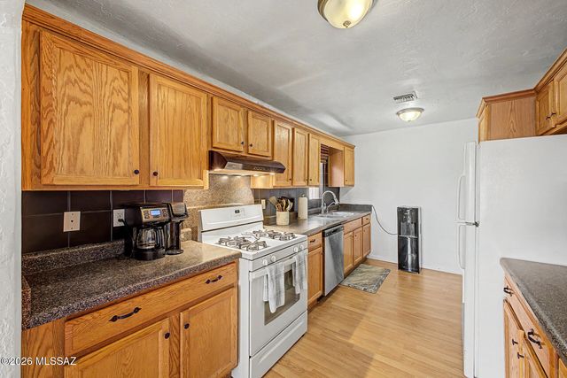 3820 S 9th Avenue, Tucson, AZ 85714