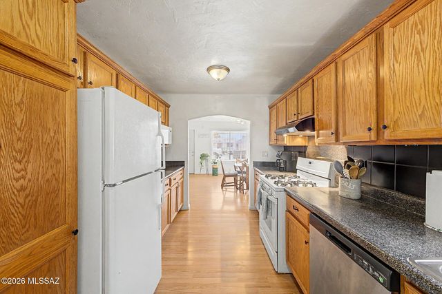 3820 S 9th Avenue, Tucson, AZ 85714