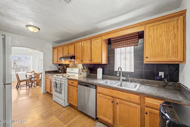 3820 S 9th Avenue, Tucson, AZ 85714