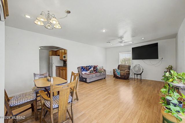 3820 S 9th Avenue, Tucson, AZ 85714