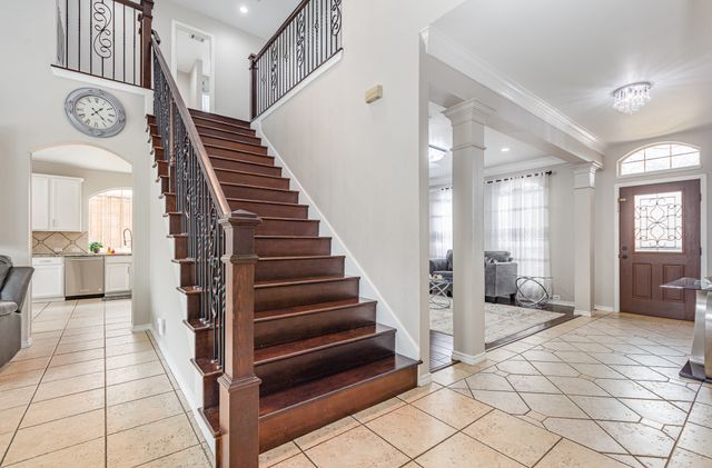 2144 Brookgate Drive, Grapevine, TX 76051