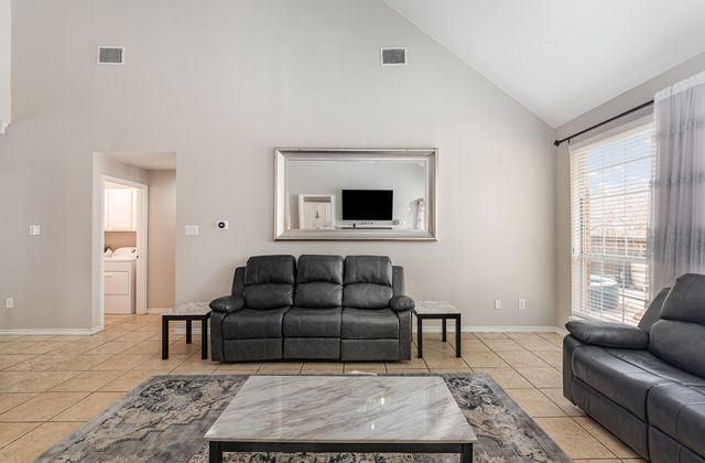 2144 Brookgate Drive, Grapevine, TX 76051